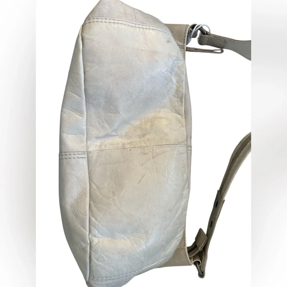 Spikes and Sparrow White Leather Shoulder Bag Purse